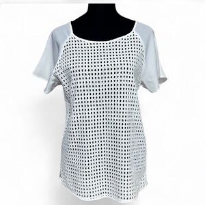 ANNE KLEIN White Short Sleeve Top With Texture Design in Front and Back.